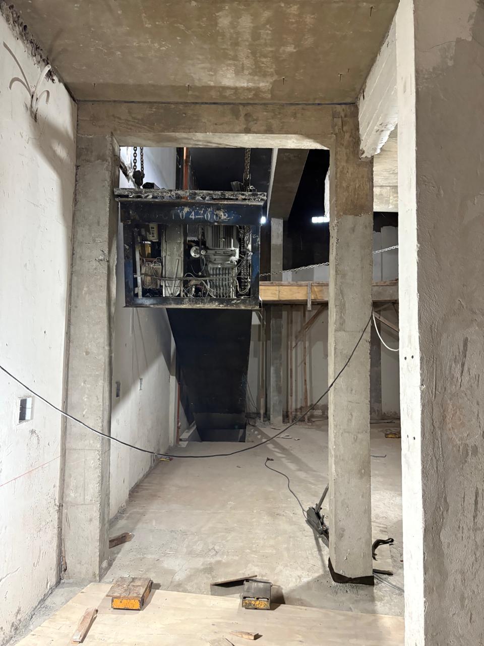Proceso de montaje de escalera mecánica